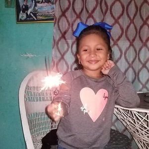 Meet your Posher, Dayaris